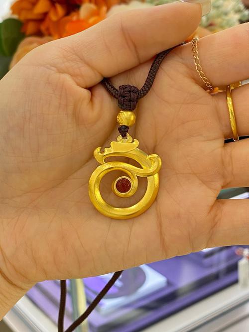 古典金龍黃金飾品有哪些款式？