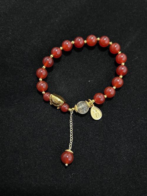 有哪些品牌推薦的紅龍飾品？