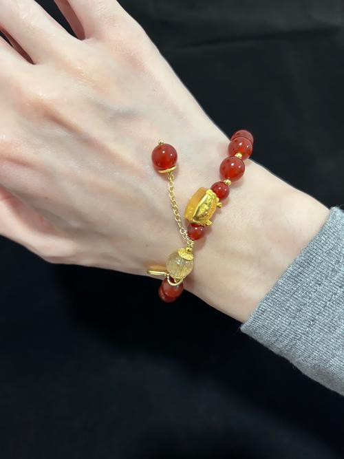 有哪些品牌推薦的紅龍飾品？