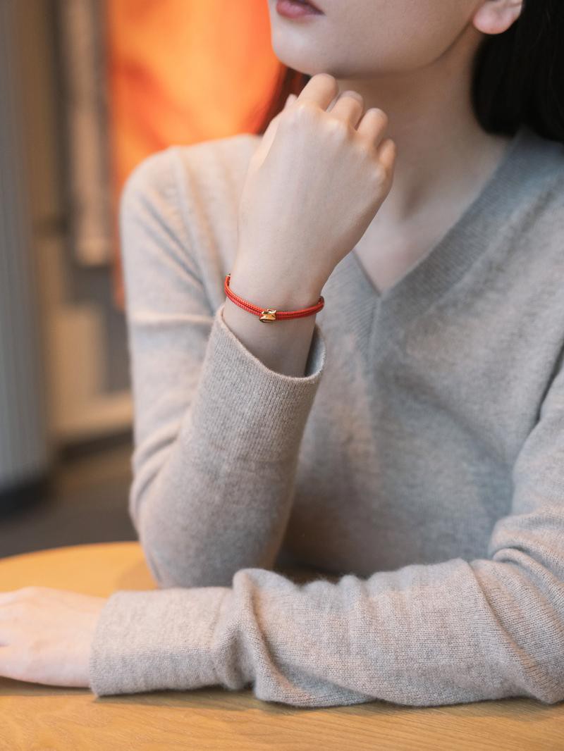 有哪些品牌推薦的紅龍飾品？