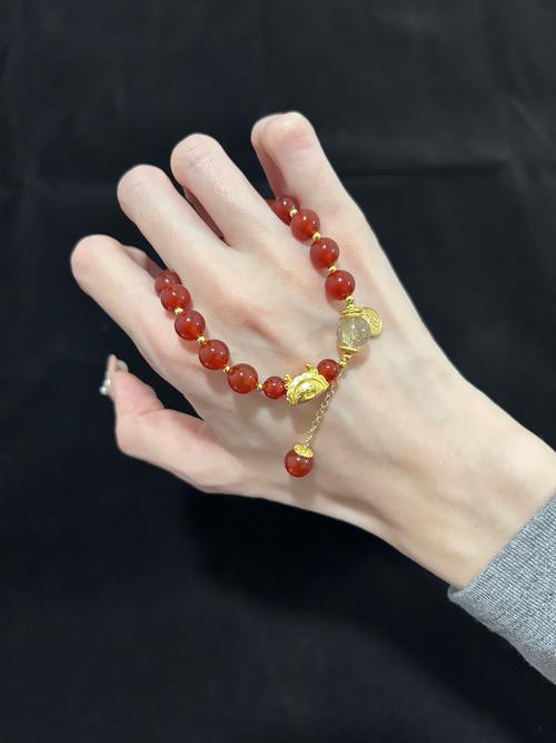 有哪些品牌推薦的紅龍飾品？