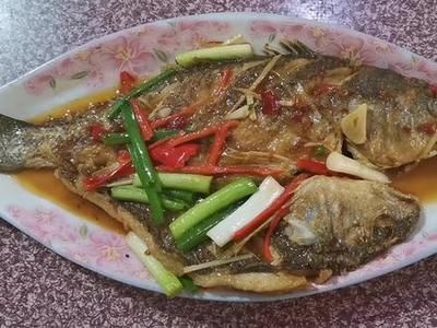 龍魚什么味道好吃又好養(yǎng)：龍魚飼料營養(yǎng)搭配技巧