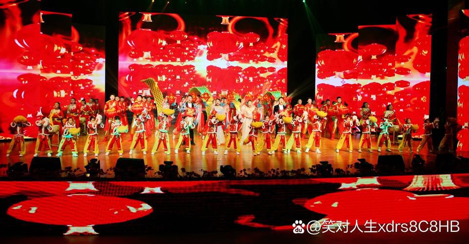 金龍魚群的圖片