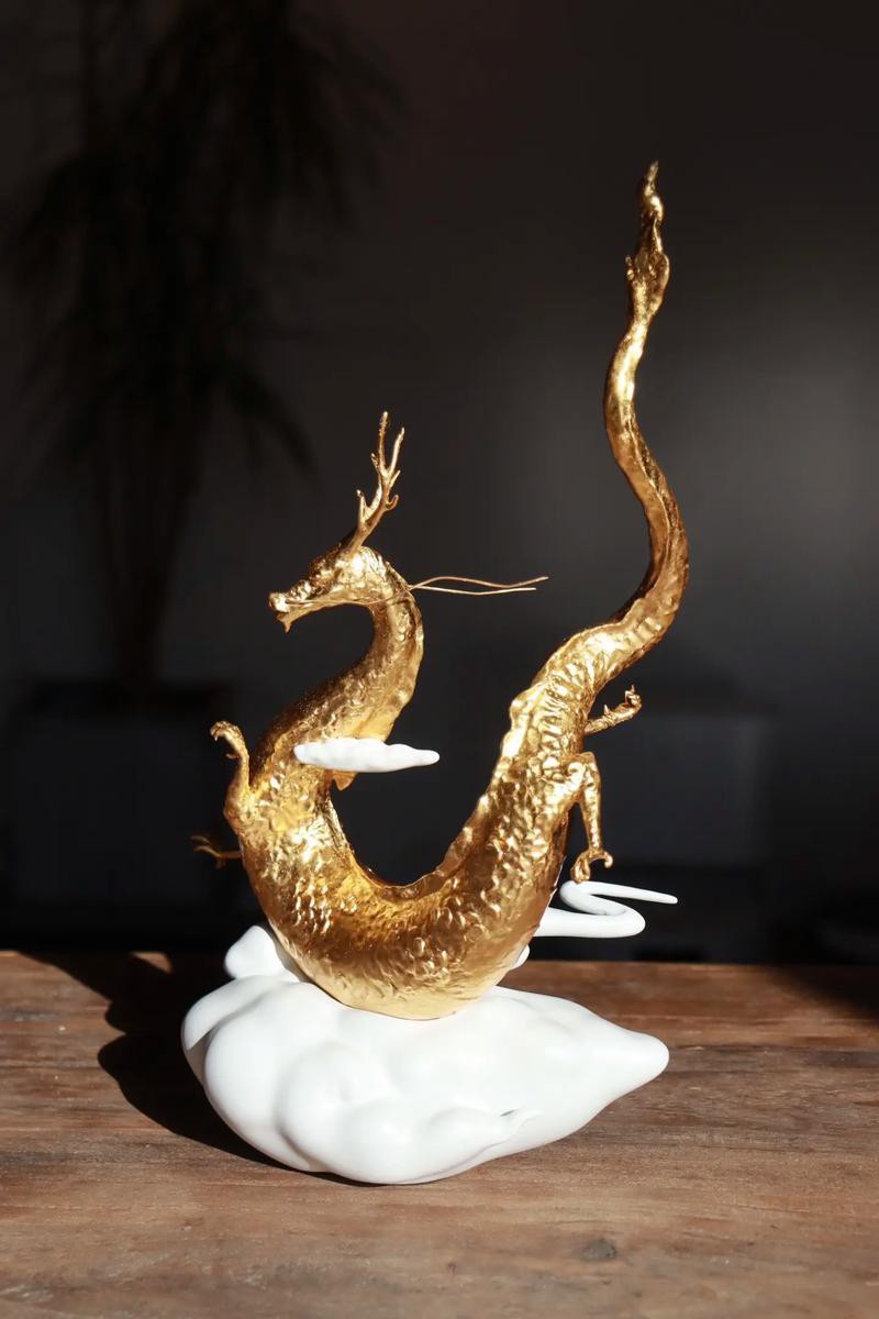 有哪些著名的金龍雕刻作品可以參考？