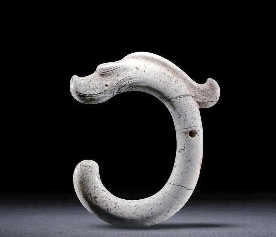 給我更多高清的紅山玉龍圖片