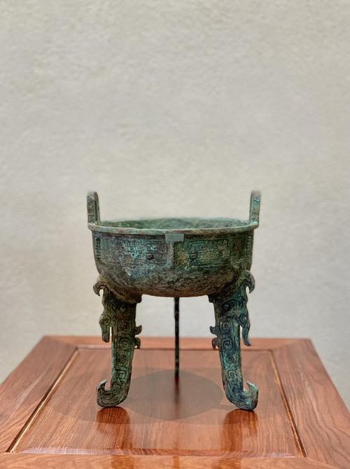 如何區分不同歷史時期的龍擺件？