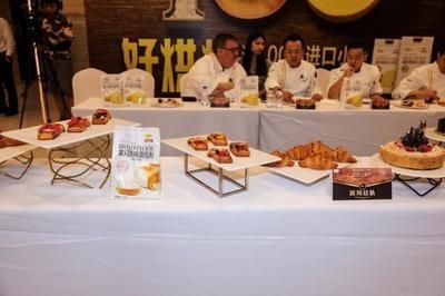 金龍魚的品牌內(nèi)涵是什么呢（金龍魚品牌以其高品質(zhì)、健康、家庭溫馨、創(chuàng)<strong><mark>新和</mark></strong>社會(huì)責(zé)任感等內(nèi)涵）