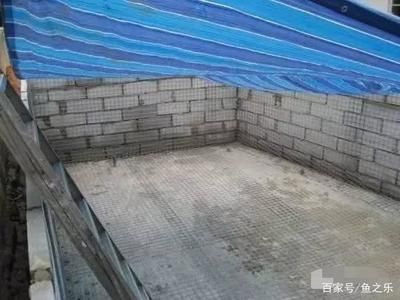 養龍魚底部鋪什么好看裸缸飼養方法有幾個優點：養龍魚底部鋪什么好看養龍魚底部鋪什么好看