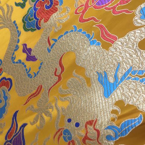 如何辨別紅龍旗傳統服飾的真偽？