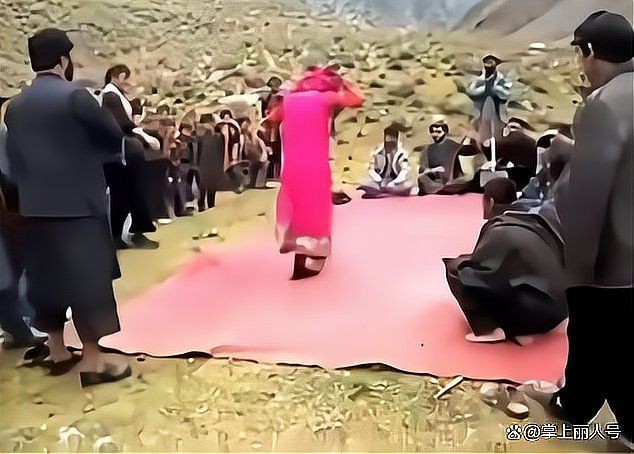男孩被罰穿女式粉色舞蹈裝的故事，有聲書:小男孩穿女式舞蹈服 男孩被罰穿女式粉色舞蹈裝的故事，有聲書:小男孩穿女式舞蹈服 龍魚百科 第3張