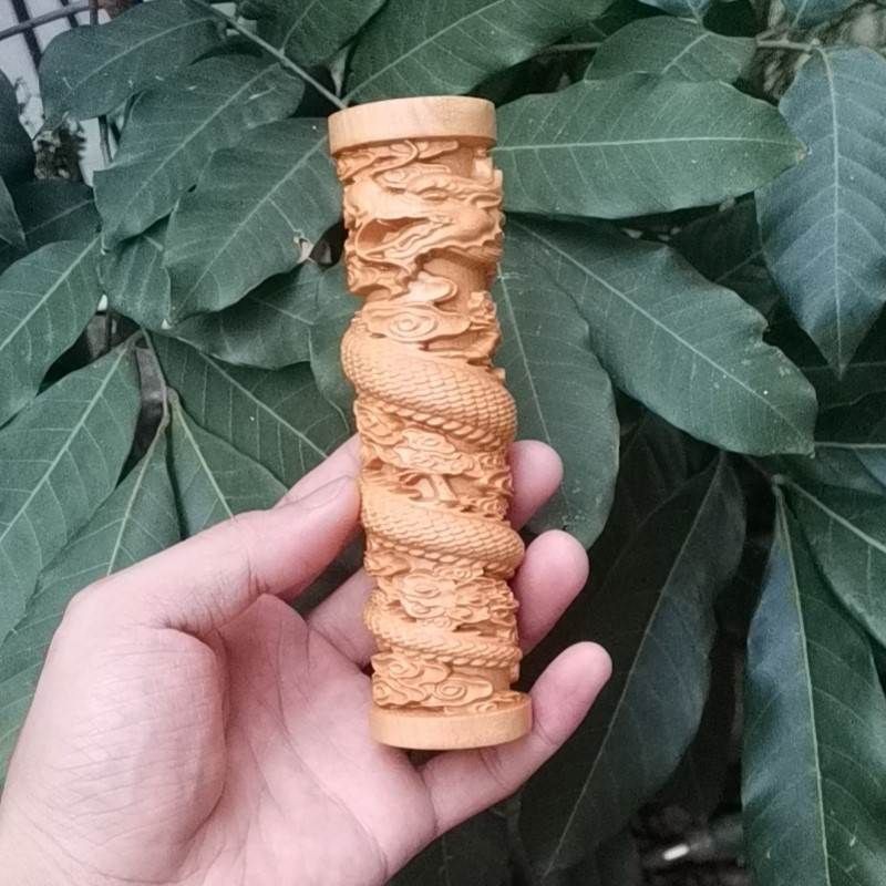 龍手把件寓意