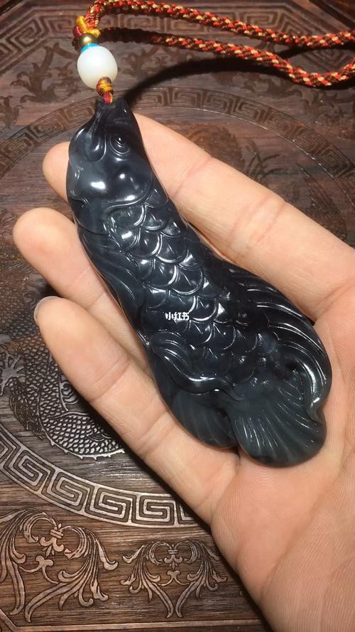 玉雕金龍魚掛件圖片大全