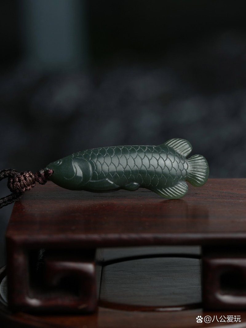 玉雕金龍魚掛件圖片大全